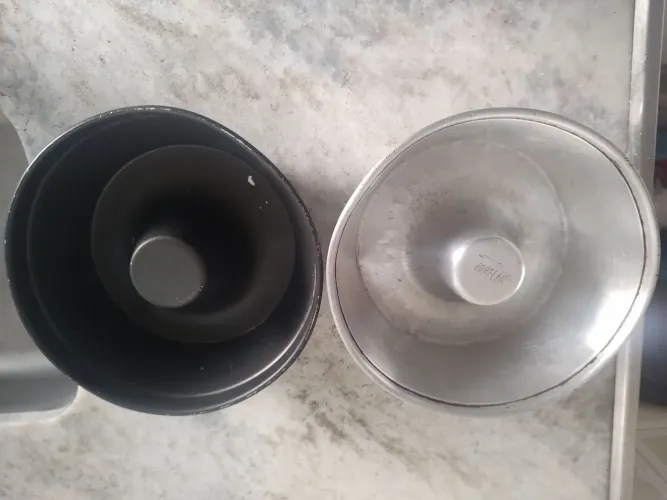 Duas formas para bolo