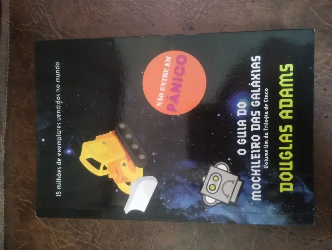 O Guia do Mochileiro das Galáxias - Douglas Adams