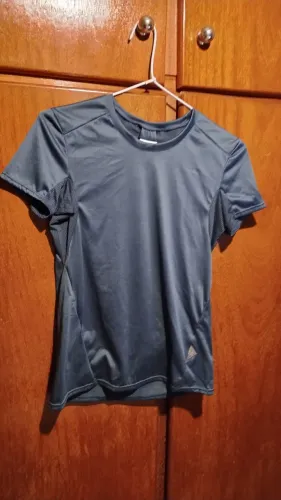 Kit com 4 camisetas esportivas