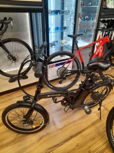 Bicicleta elétrica dobrável 