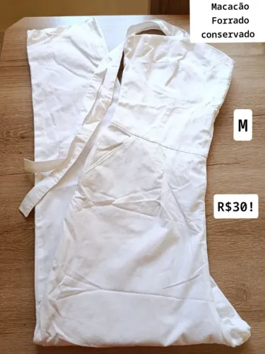 Macacão Branco Forrado Tamanho M. 38/40