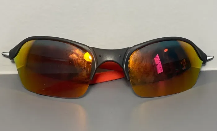 Óculos Juliette Oakley versão New Demand