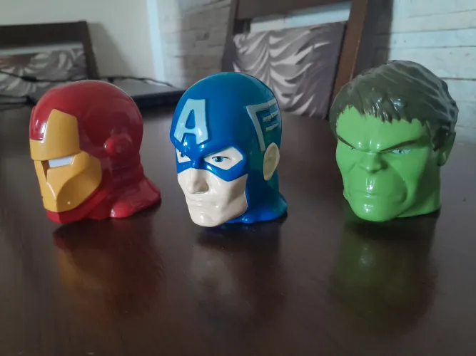 Bonecos do Homem de Ferro, Capitão América e Hulk