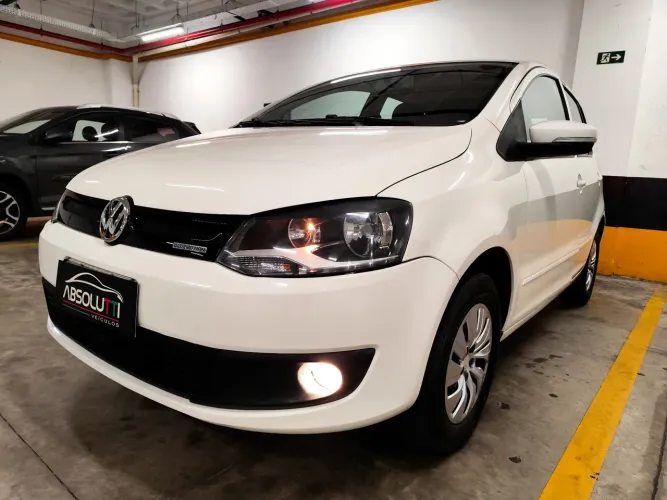 Volkswagen Fox Bluemotion 1.0 MI Total Flex 12V 5P 2014