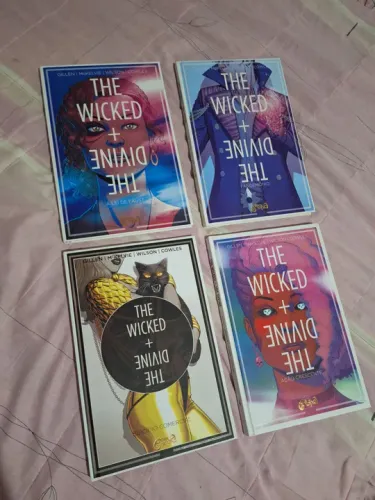 HQ/quadrinho The Wicked + The Divine - Edição Completa
