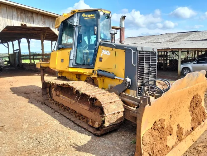 Trator esteira John Deere 700j