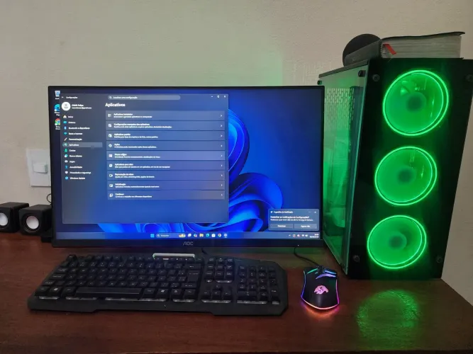 Pc, cadeira gamer e munitor AOC