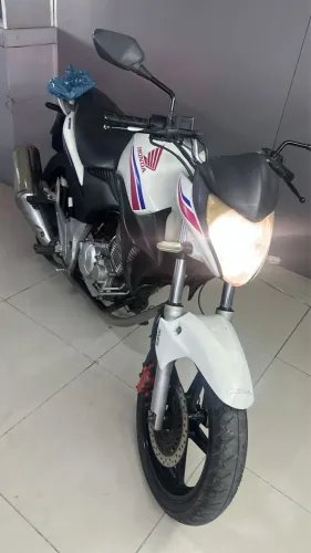 Cb 300 único dono , muito novinha