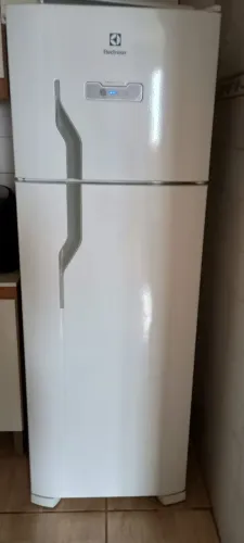 Refrigerador Eletrolux 270 litros