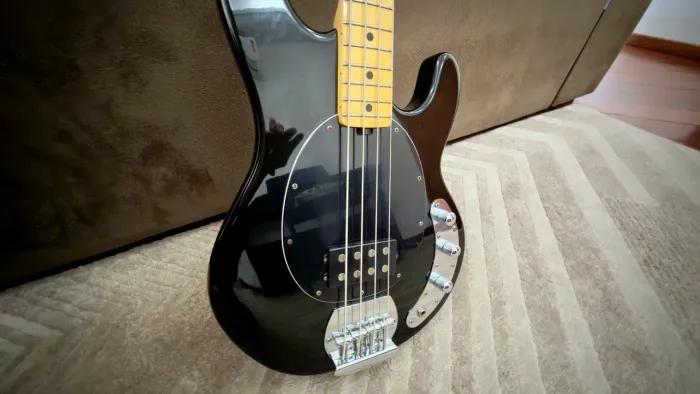 Baixo Music Man SUB Series - 4 cordas