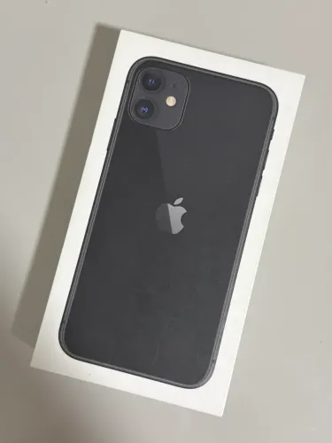 Caixa de iPhone 11 preto