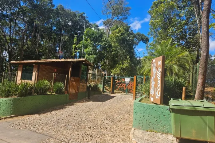 Terreno de 1600 m² no Condomínio Ecoville2 em Macacos com Abastecimento de Água pela COPAS