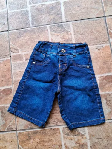 Bermuda jeans Menino tamanho  3 anos nova