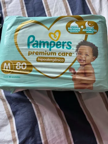 Fraldas Pampers premium M