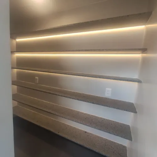 Trabalho com assentamento porcelanato cerâmica acabamentos finos instalação de mármores