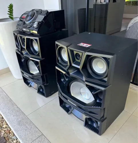 ? Caia de Som Panasonic SC-MAX9000 - Potência e Qualidade de Som