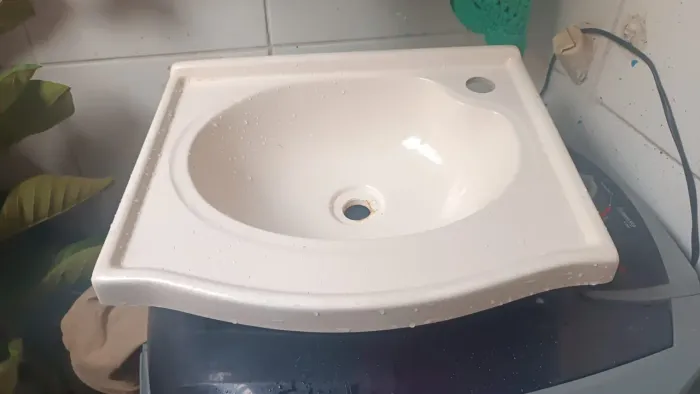 VENDO DUA PIAS DE BANHEIRO