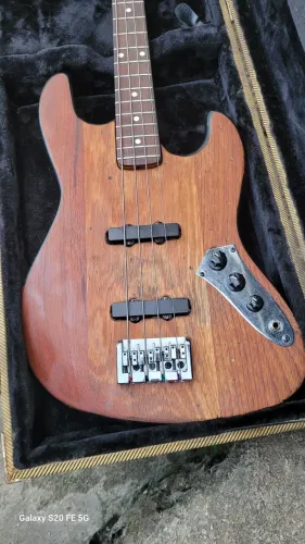 Baixo Giannini Jazz Bass Stratosonic
