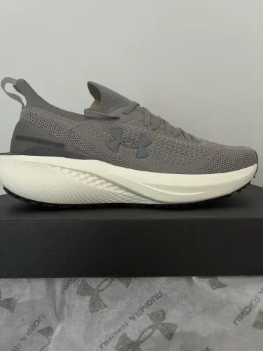 Tênis Under Armour Charged Quicker 2