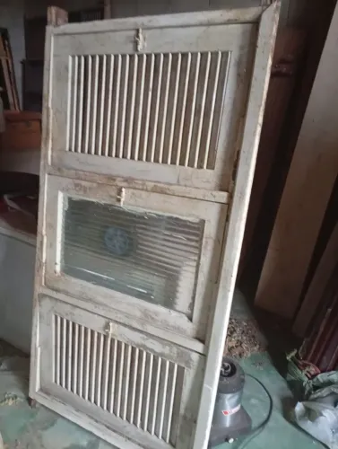 vende-se madeira de portão janelão