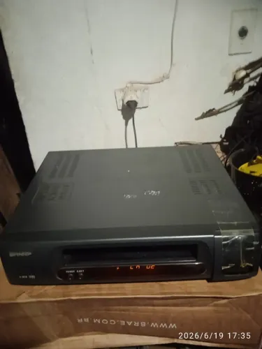 Vídeo cassete Sharp relíquia