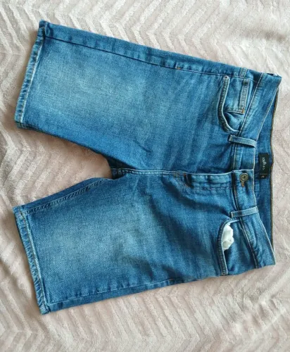 2 Bermudas