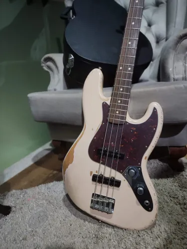 Baixo Fender Jazz Bass Flea Signature