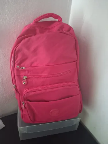 Mochila Tactel Vermelha com 6 divisões e compartimento para notebook