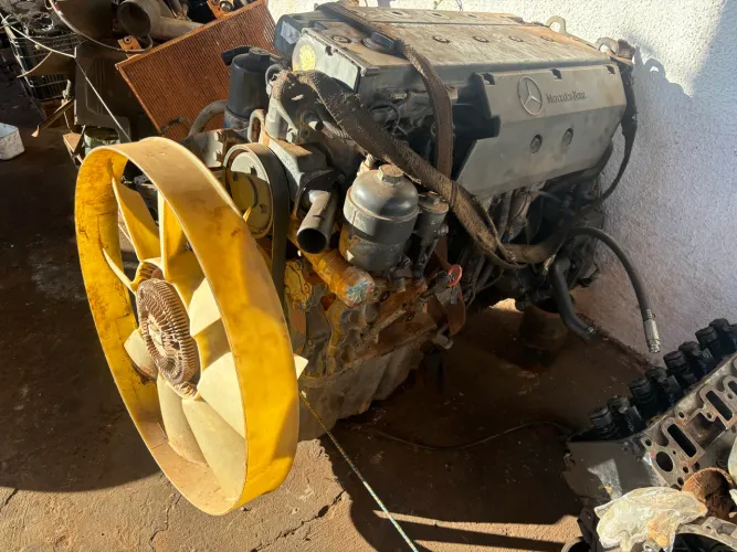 Motor Mercedes OM 906
