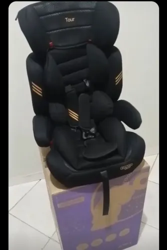 Cadeirinha usada apenas uma vez!