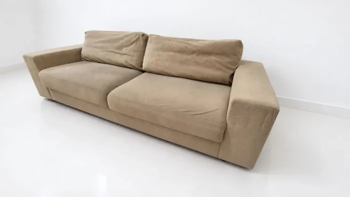 Sofá 4 lugares a cor Bege