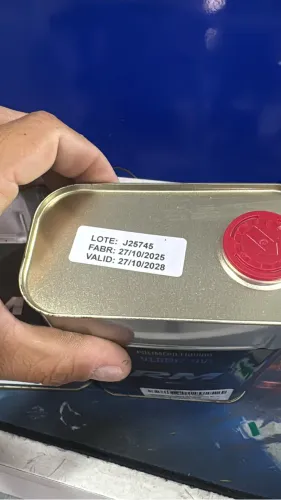 Polímero líquido RM para faróis