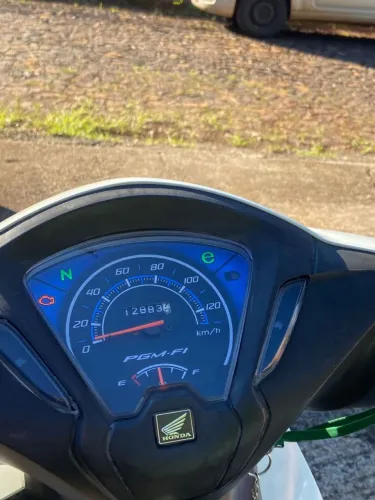 Honda biz - ( 2022 ) semi nova.