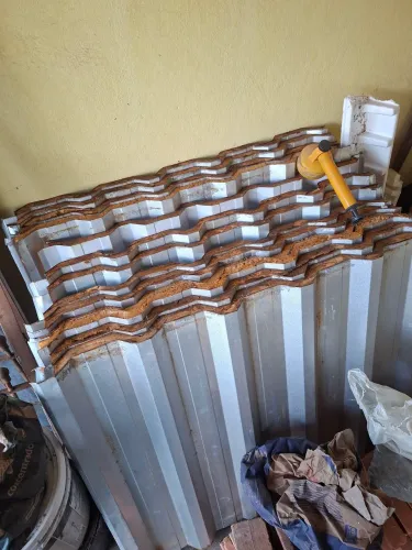 Vendo 13 folhas de telha termoacustica aço com forro