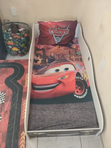 Cama infantil com colchão