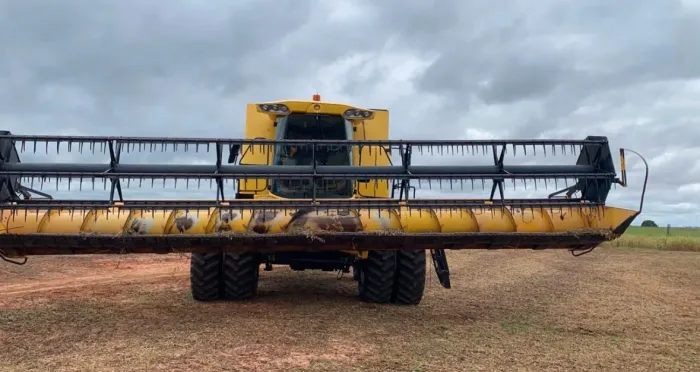 Colheitadeira New Holland CS660