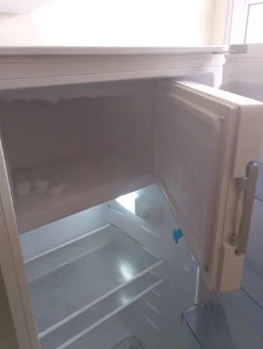 Geladeira Electrolux, R$ 900