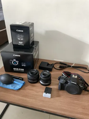 Canon EOS R100 com Lente RF-S 18-45mm + Lente RF 50mm f/1.8 STM