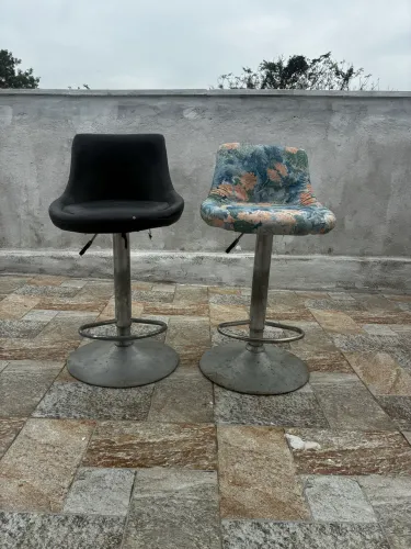 Vendo 2 banquetas