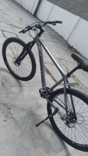 Bicicleta absolute (praticamente nova) + cadeado