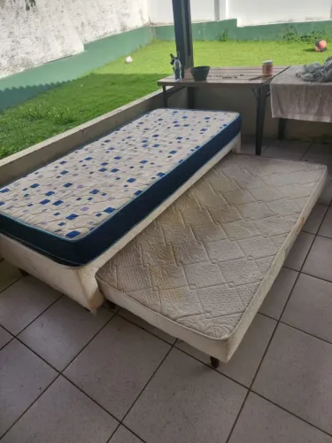 CAMA DE SOLTEIRO EM ÓTIMO ESTADO. Pra VENDER LOGO!