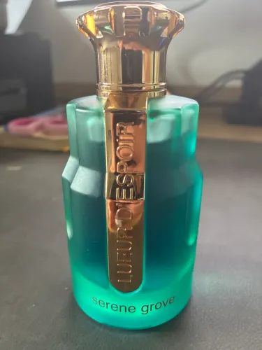 Perfume serene Groove Paris corner