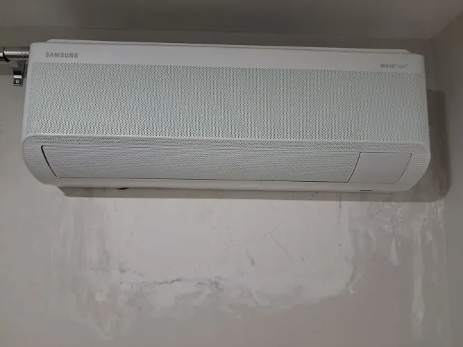 2 Ar-Condicionados Samsung 9.000 BTU Inverter - WindFree + Inverter - Excelente Estado.