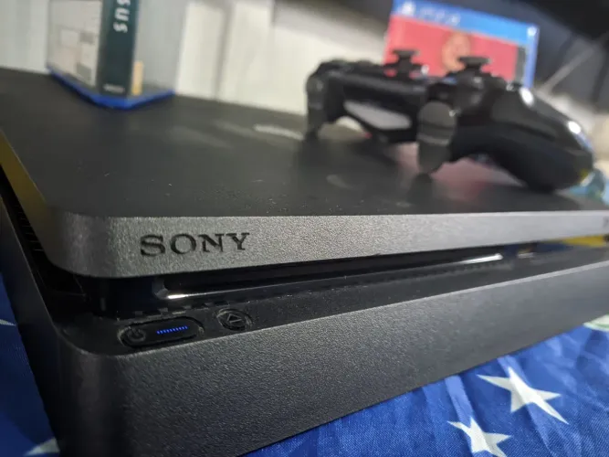 Playstation 4 Slim