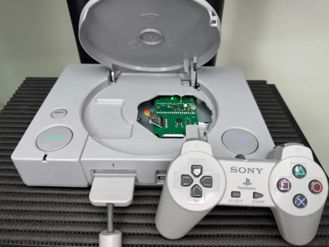 SONY PLAYSTATION 1 (PS1) SCPH-5501 + PICOSTATION