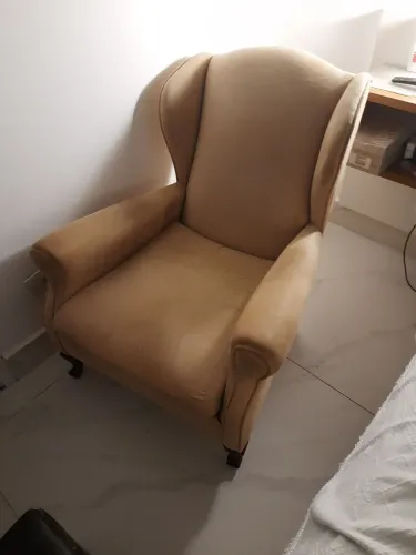 Poltrona Bege antiga perfeita