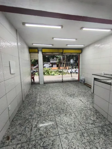 Recreio loja no Terreirão na rua Hw de frente para Rua.
