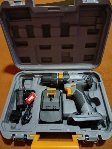 Vendo uma furadeira elétrica