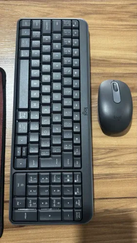 KIT 2 TECLADOS E MOUSE SEM FIO LOGITECH NOVO SEM USO