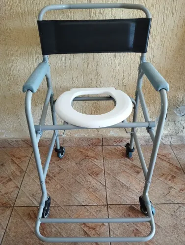 Cadeira de banho dobrável